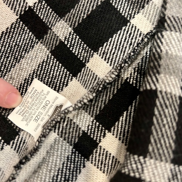 Mud Pie Buffalo Plaid One Size Open Front Vest - Picture 3 of 4